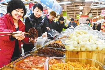 为改善胃口 节后酱菜食品成“香饽饽”